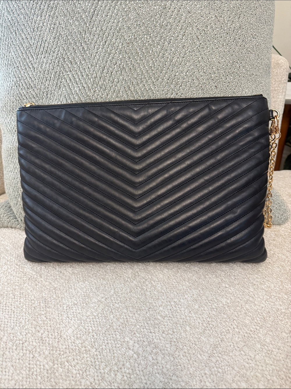 Saint Laurent Black Chevron Quilted Leather clutch/Wristlet with Gold YSL Emblem - Picture 4 of 10